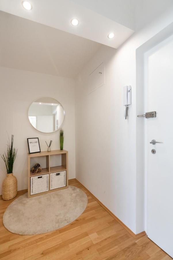 Modern, Bright Studio -Close To The Center In A Quiet Area Vienna Exterior photo